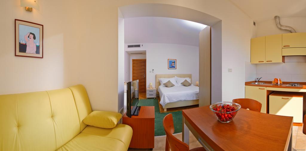 Apartments Villa Medic 布雷拉 外观 照片